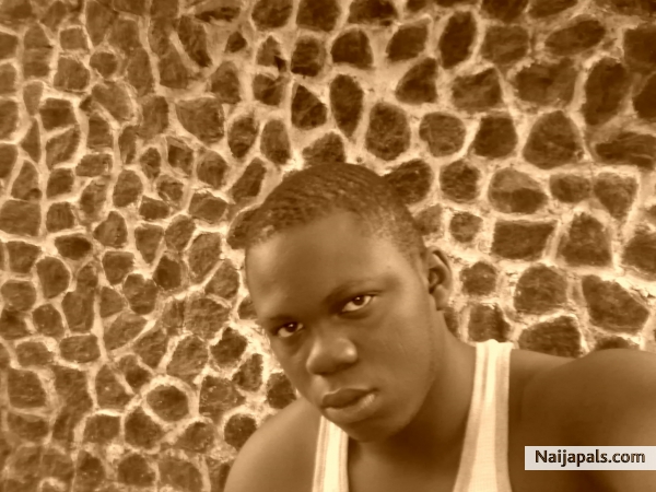 just wakeing up.......when my sis snaped that pic - click for next photo