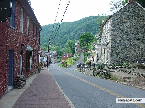 Mainstreet - click for next photo