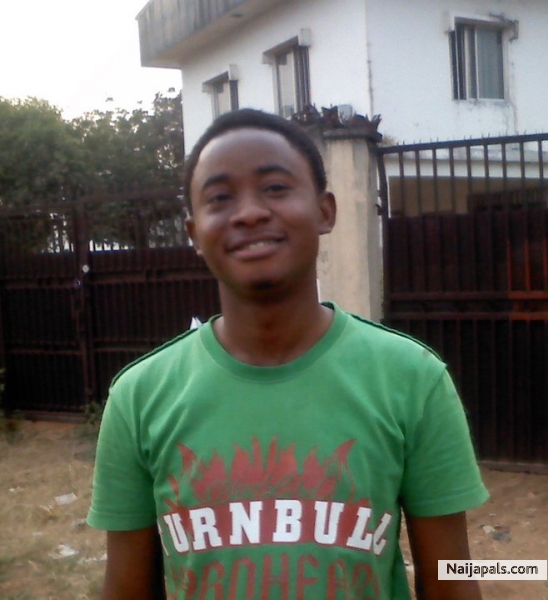 Happy guy (Green, White & Green) - click for next photo