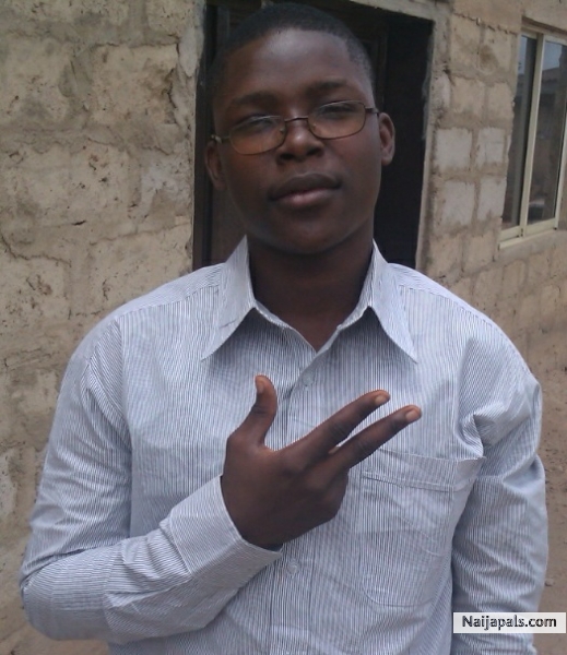 On ma way 2 sch - click for next photo
