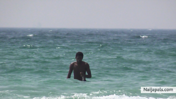  - click for next photo