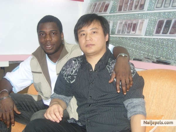 Well i feel happy with my chinese friend - click for next photo