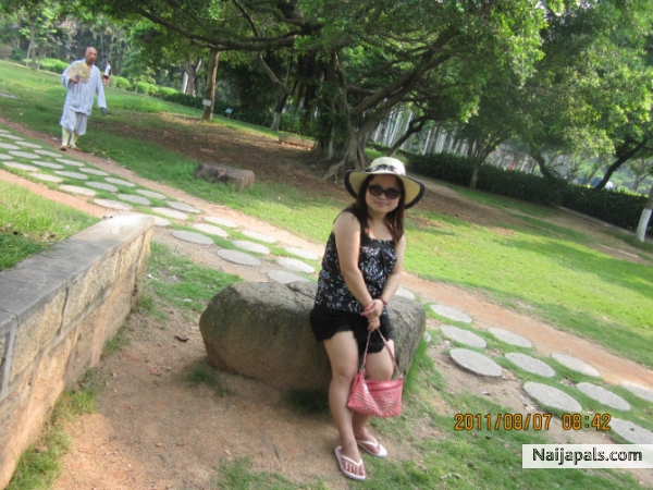  - click for next photo
