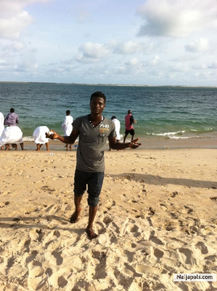  - click for next photo