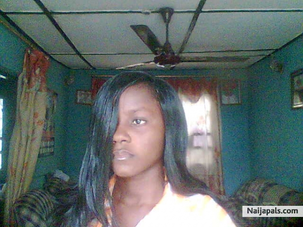 Guess who she' s???????? - click for next photo