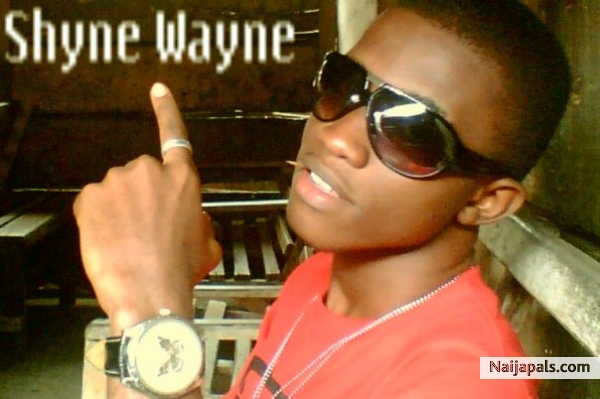 Shyne Wayne - click for next photo