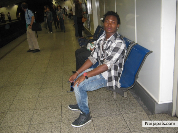  - click for next photo
