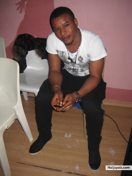  - click for next photo