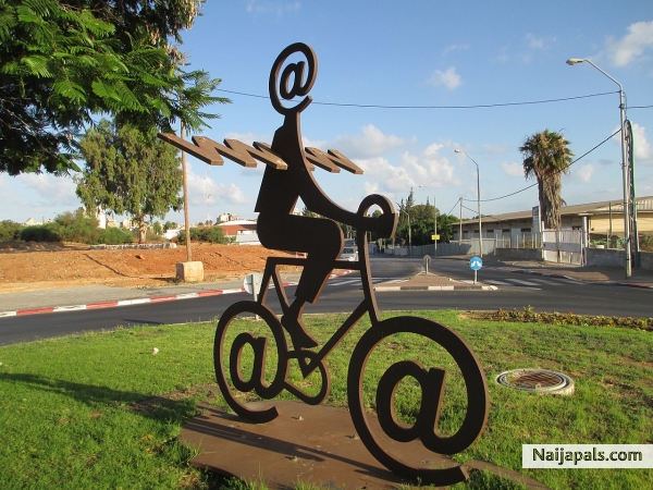 Scissor Company to Naijapals Mobile Group Search. - click for next photo