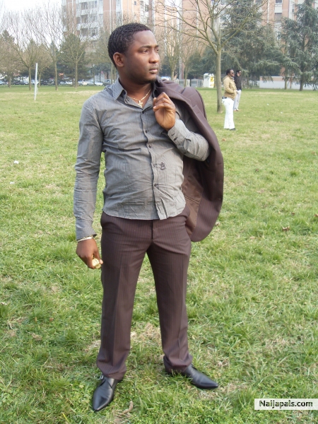  - click for next photo