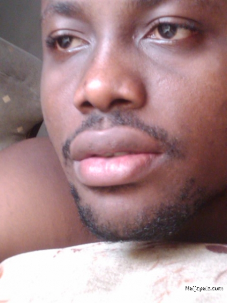 Those lips...dem kisses make you melt - click for next photo