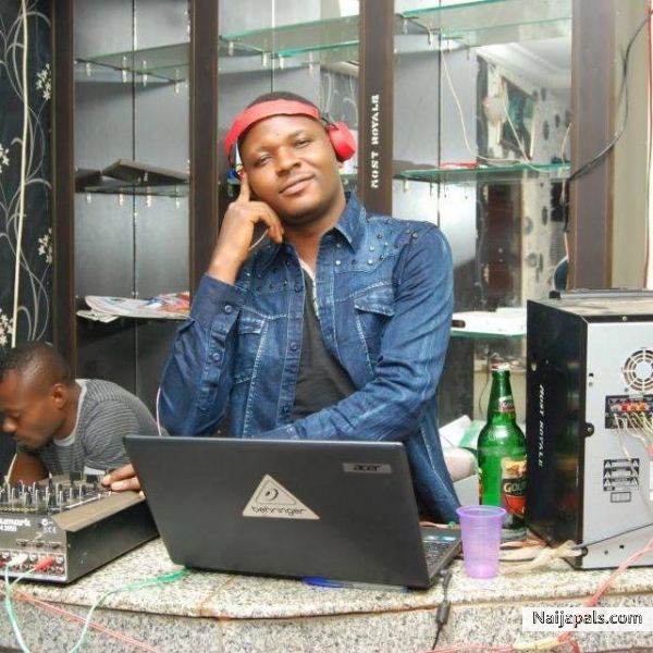 deejay - click for next photo