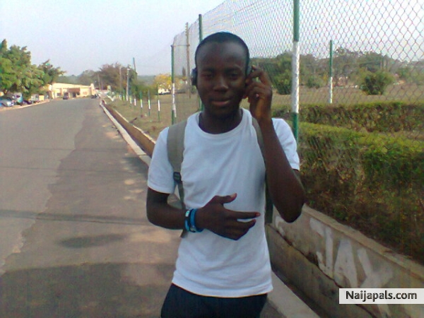 wale in skuul - click for next photo