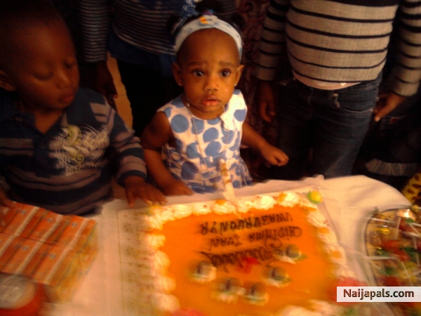 Ma BabY gAl cEleBrAtIn hEr 1Yr bIrThDaY - click for next photo
