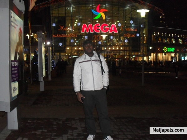 - click for next photo