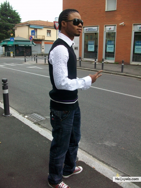  - click for next photo