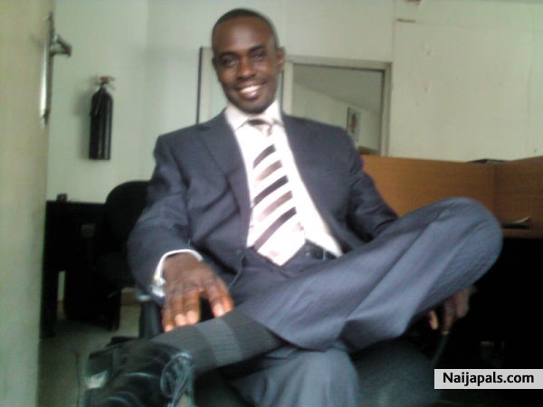Me, chillin in my office. - click for next photo