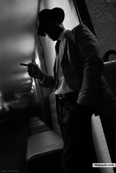 He doesn' t smoke - click for next photo