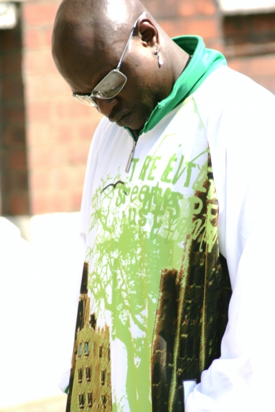  - click for next photo