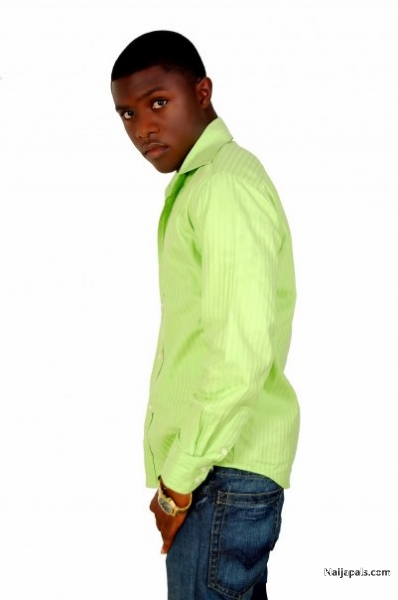 dont you pple think i deserve a wife? dats my bachelor self! - click for next photo