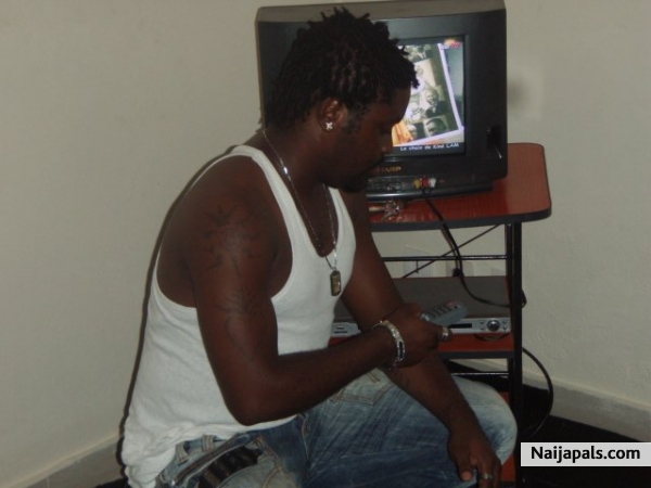  - click for next photo