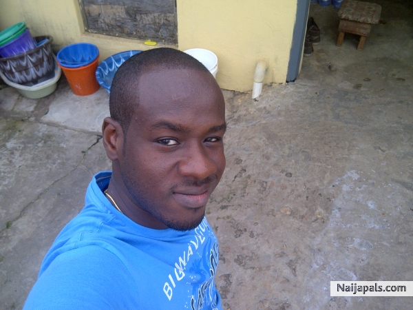 am a cool guy who loves to make frends... u cn add me up on 2356b4b3(i dont do guys pls...lol ) - click for next photo