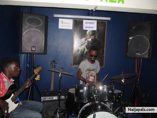 studio aza - click for next photo