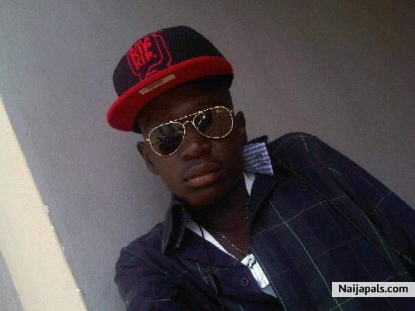 Too fly,never going under..Strike like lightning.. - click for next photo