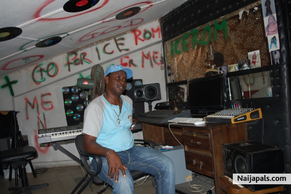 icerom in the studio working on some new beat - click for next photo