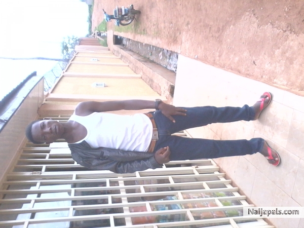  - click for next photo