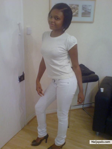 Ladie in white - click for next photo