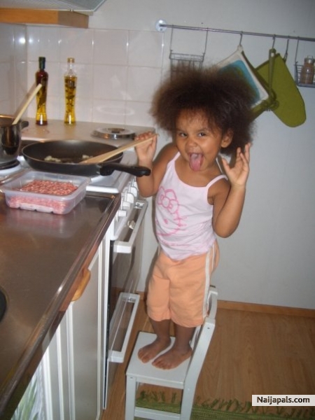 cooking or singing? - click for next photo