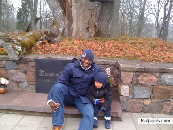  - click for next photo