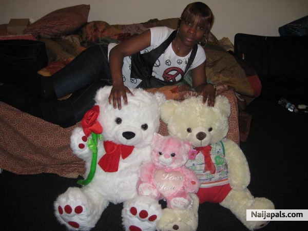 toyin - click for next photo