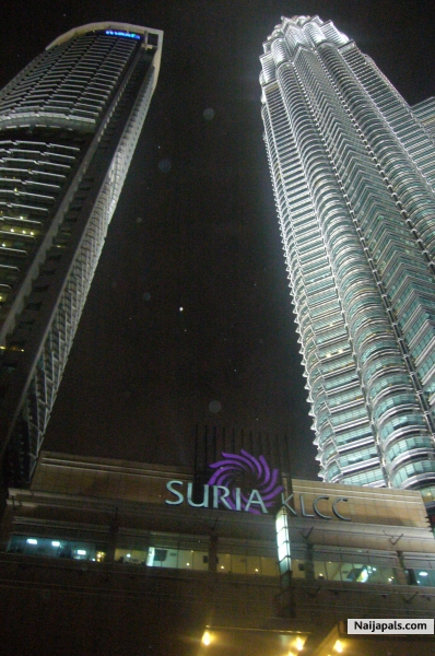 @KLCC KUALA LUMPUR,MALAYSIA - click for next photo