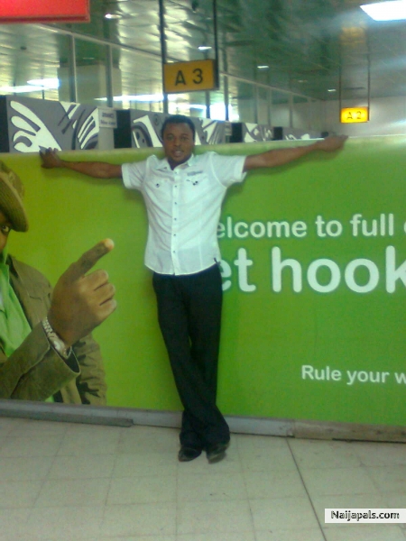 me @arrival hall - click for next photo