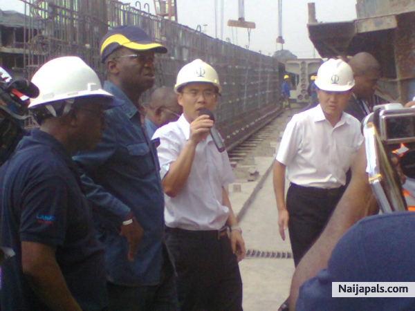 Babatunde Fashola on my site. - click for next photo