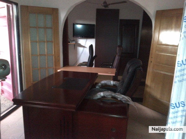 the show room. I'm into furniture - click for next photo