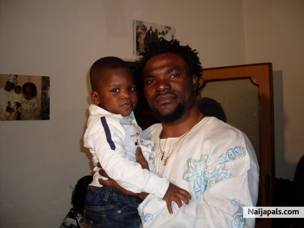 AM BLACK AND PROUD. - click for next photo