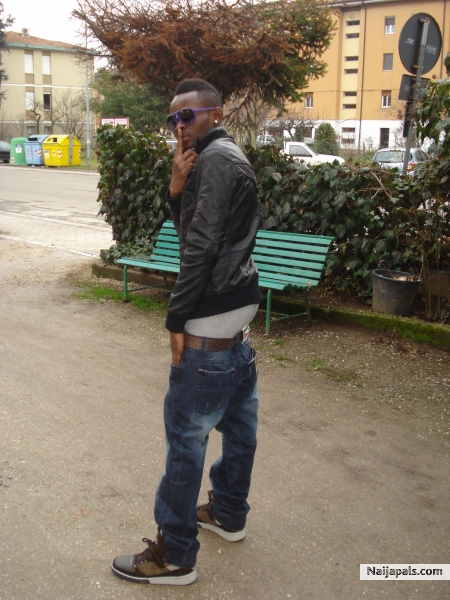  - click for next photo