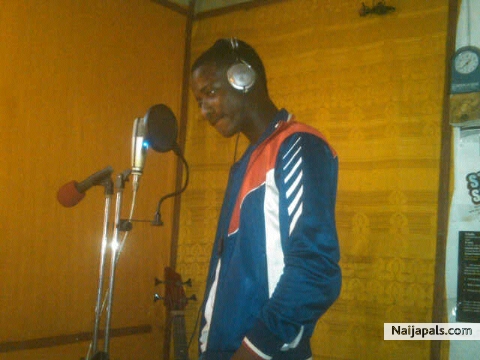 studio finz/antivirus I c uuuu - click for next photo