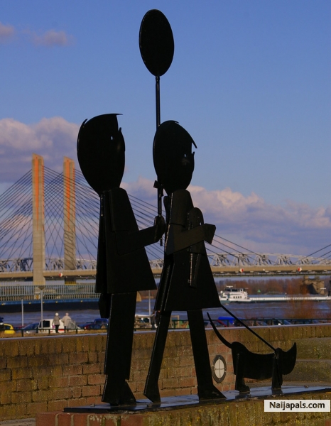 A picture of me and my shadow at a Rotterdam bridge. Nederlands - click for next photo