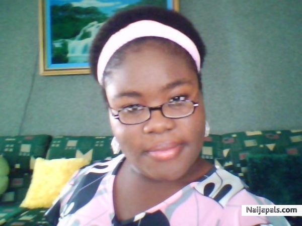 MY NAIJAPAL DAUGHTER LADY T TAMNOIBI - click for next photo