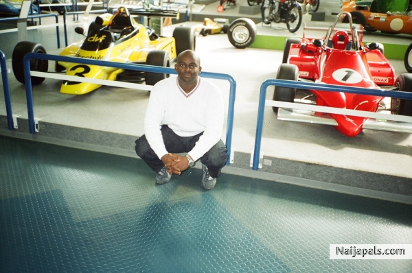 me @ the formular 1 museum - click for next photo