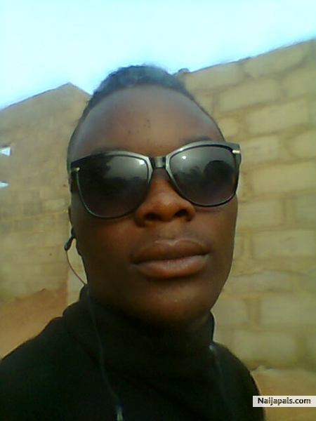 Am me am real - click for next photo