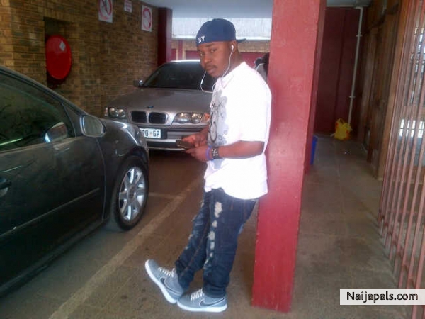 I see damoon damoon see me God bless damoon and God bless me - click for next photo