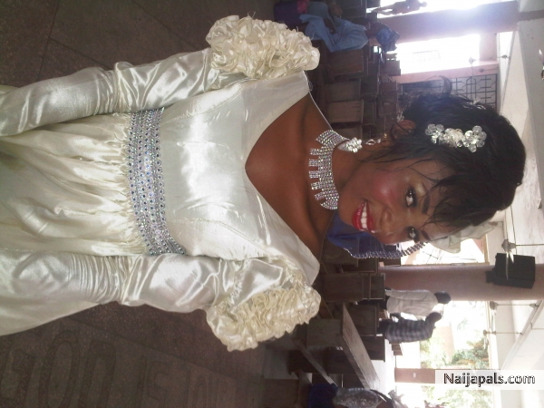 me-on-my-sis-wedding-day - click for next photo