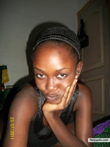 right from bed....morning kisses to y' all.... - click for next photo
