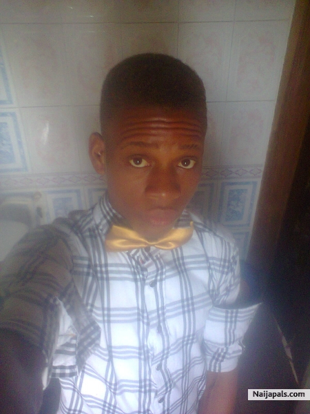 Ama kip kip thanking God - click for next photo