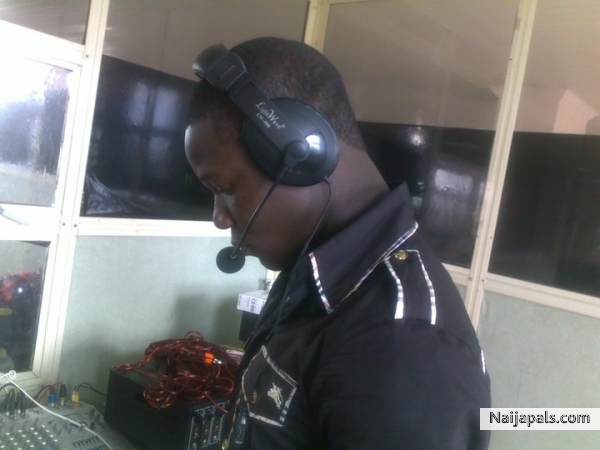 bad deejay.... - click for next photo